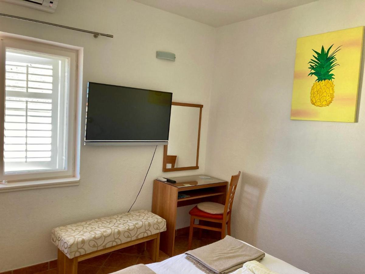 Rooms Vinka Tudor Hvar Town Exterior photo