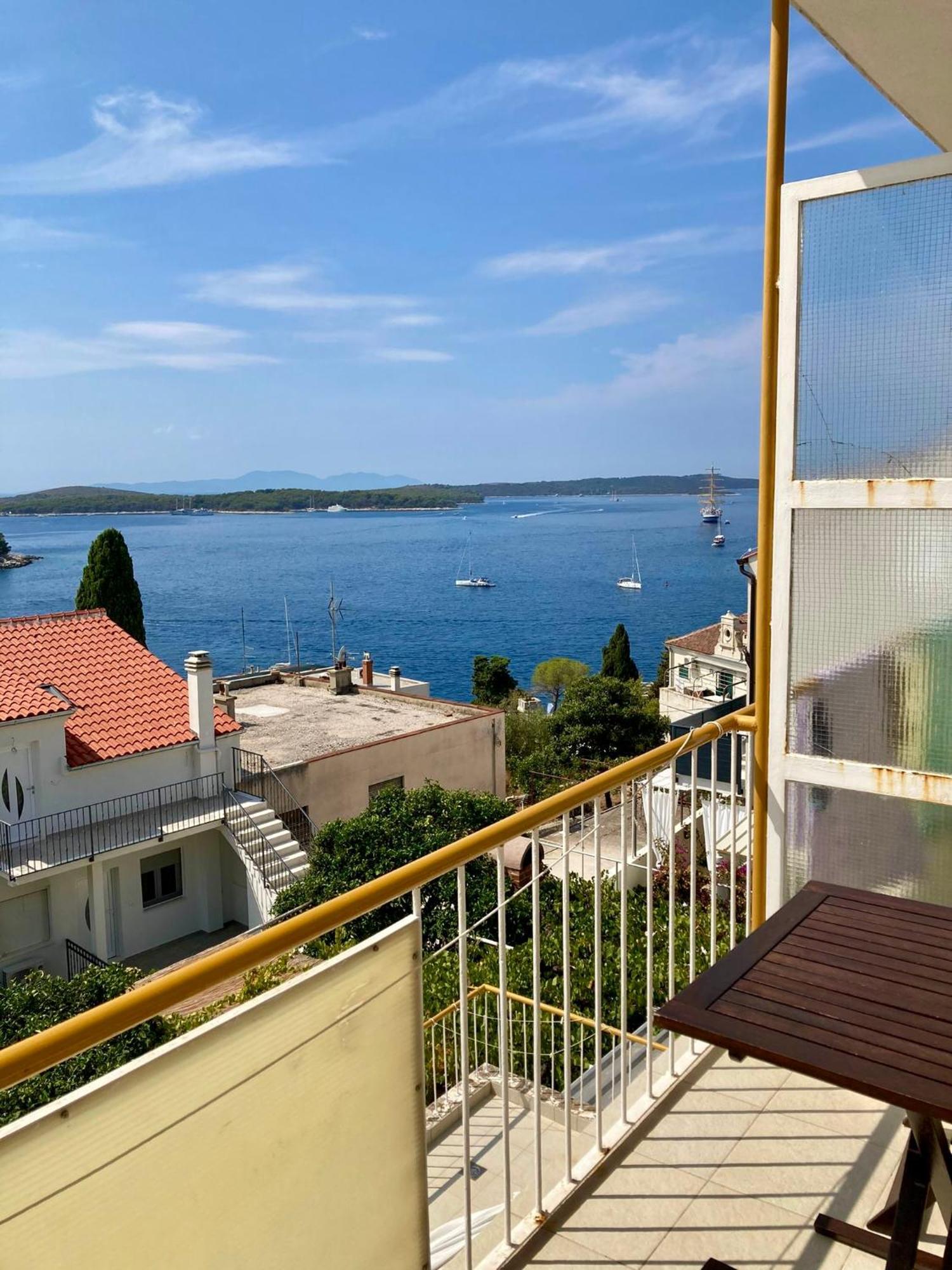 Rooms Vinka Tudor Hvar Town Exterior photo