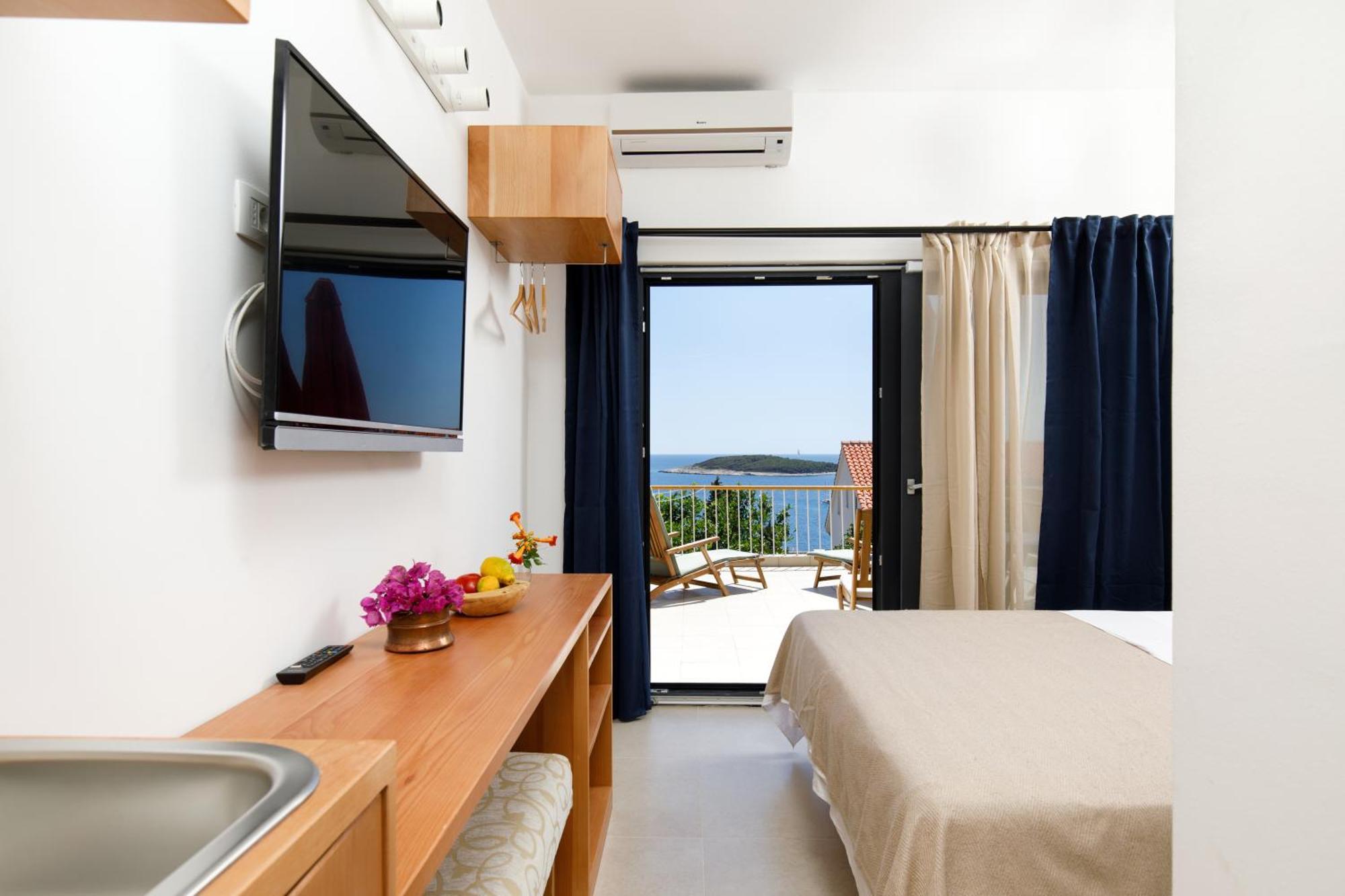 Rooms Vinka Tudor Hvar Town Exterior photo